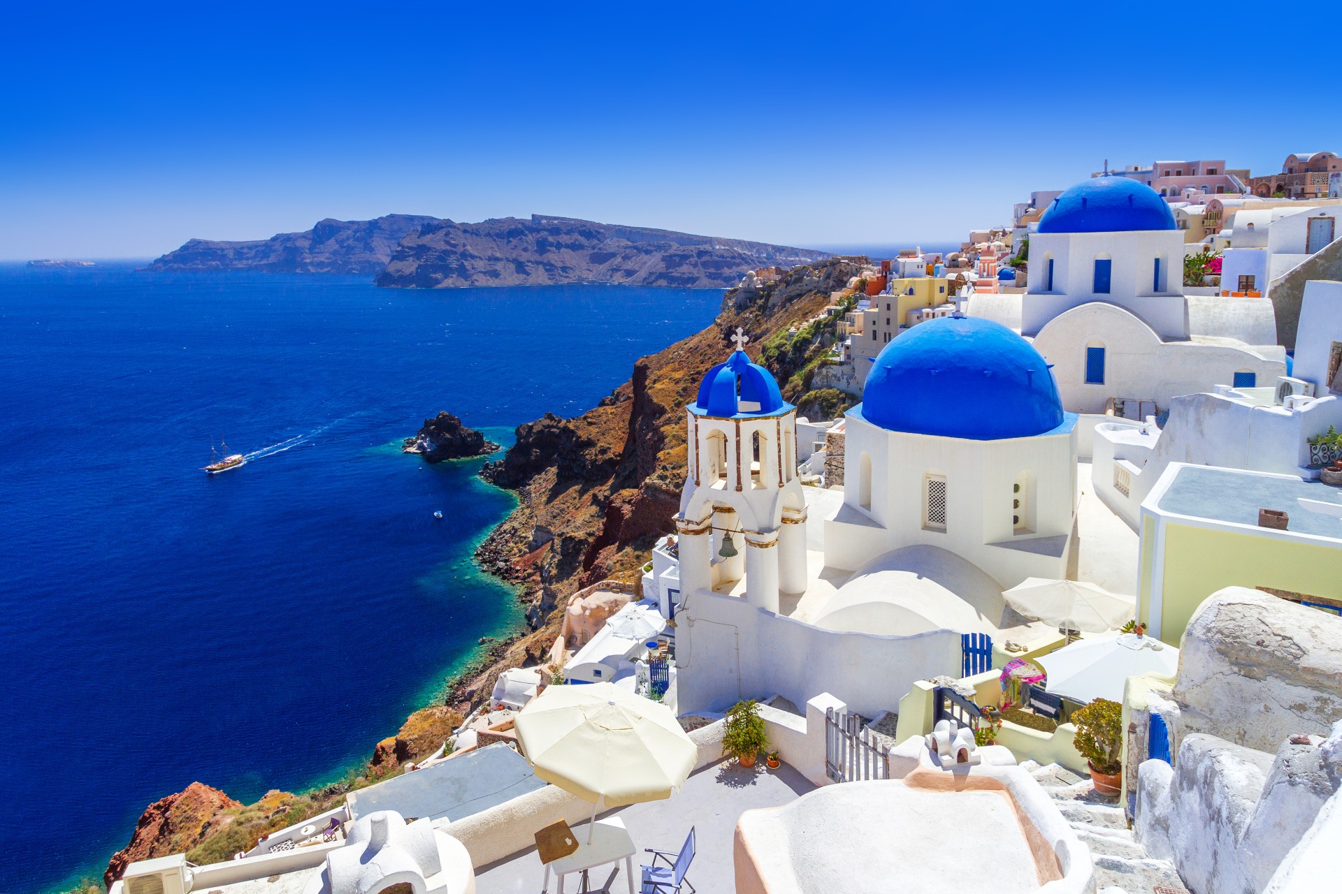 A picture of Beautiful Oia town on Santorini island, Greece