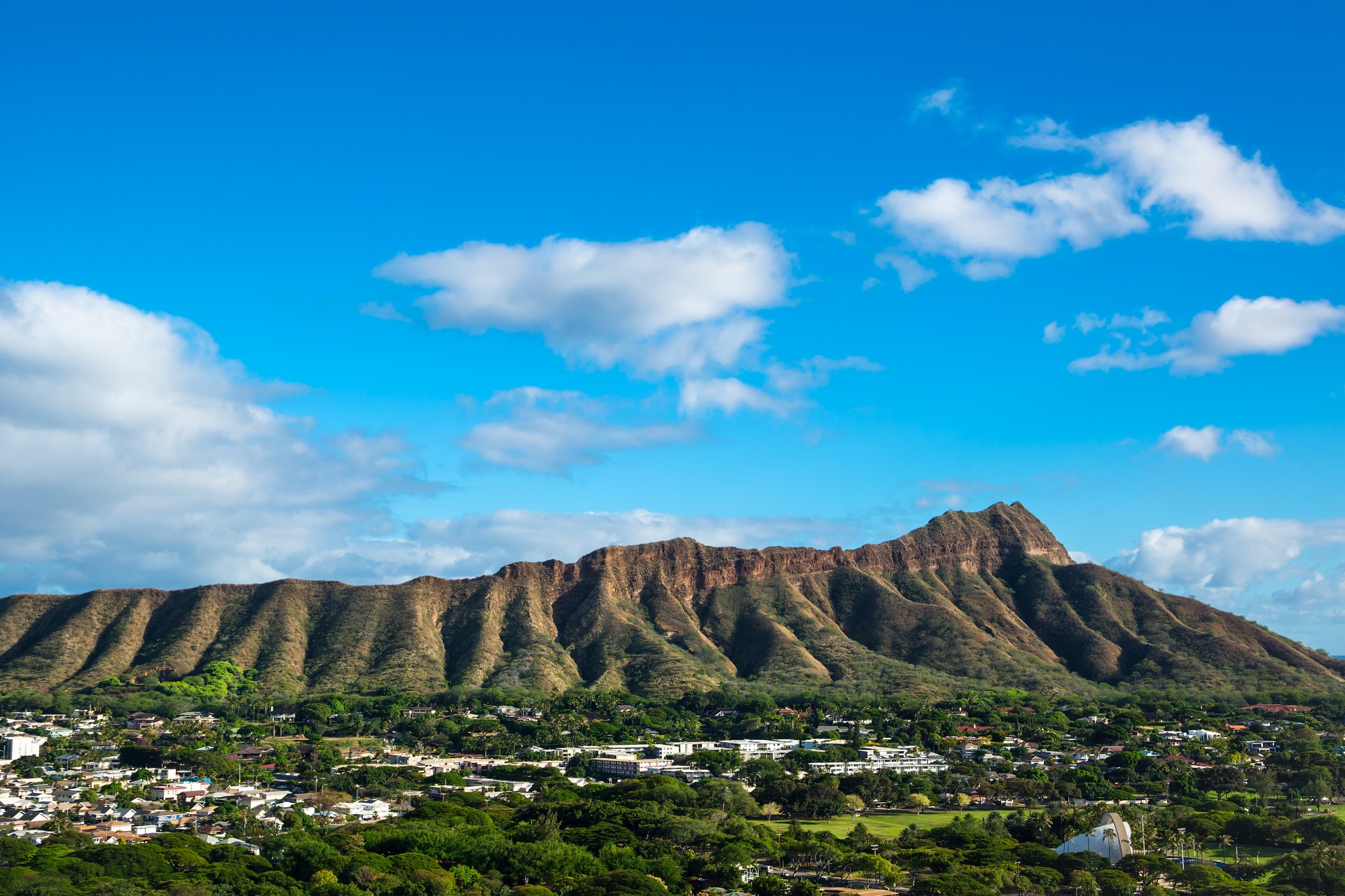 A photo the Diamond head mountain in Hawaii